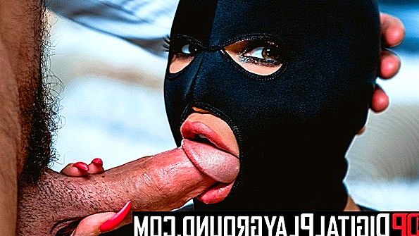 Титькастую грабительницу в маске усатый чувак хардкорно оттрахал видео онлайн HD